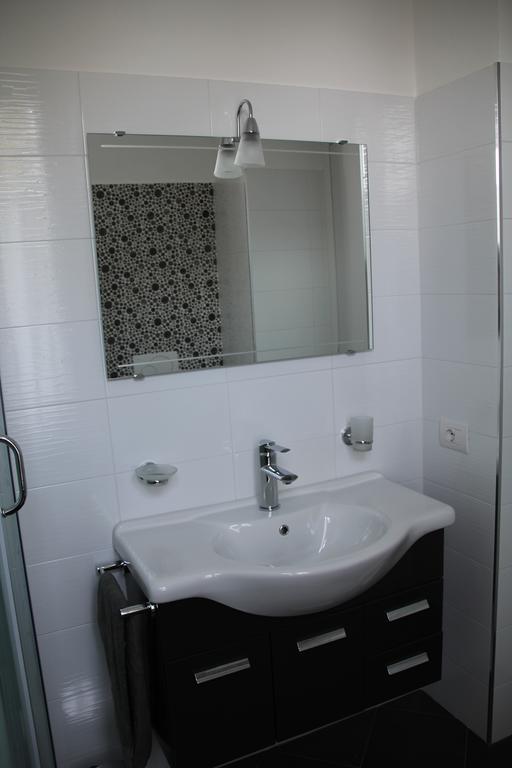 La Ciliegia Bianca Bed & Breakfast Belgirate Rom bilde